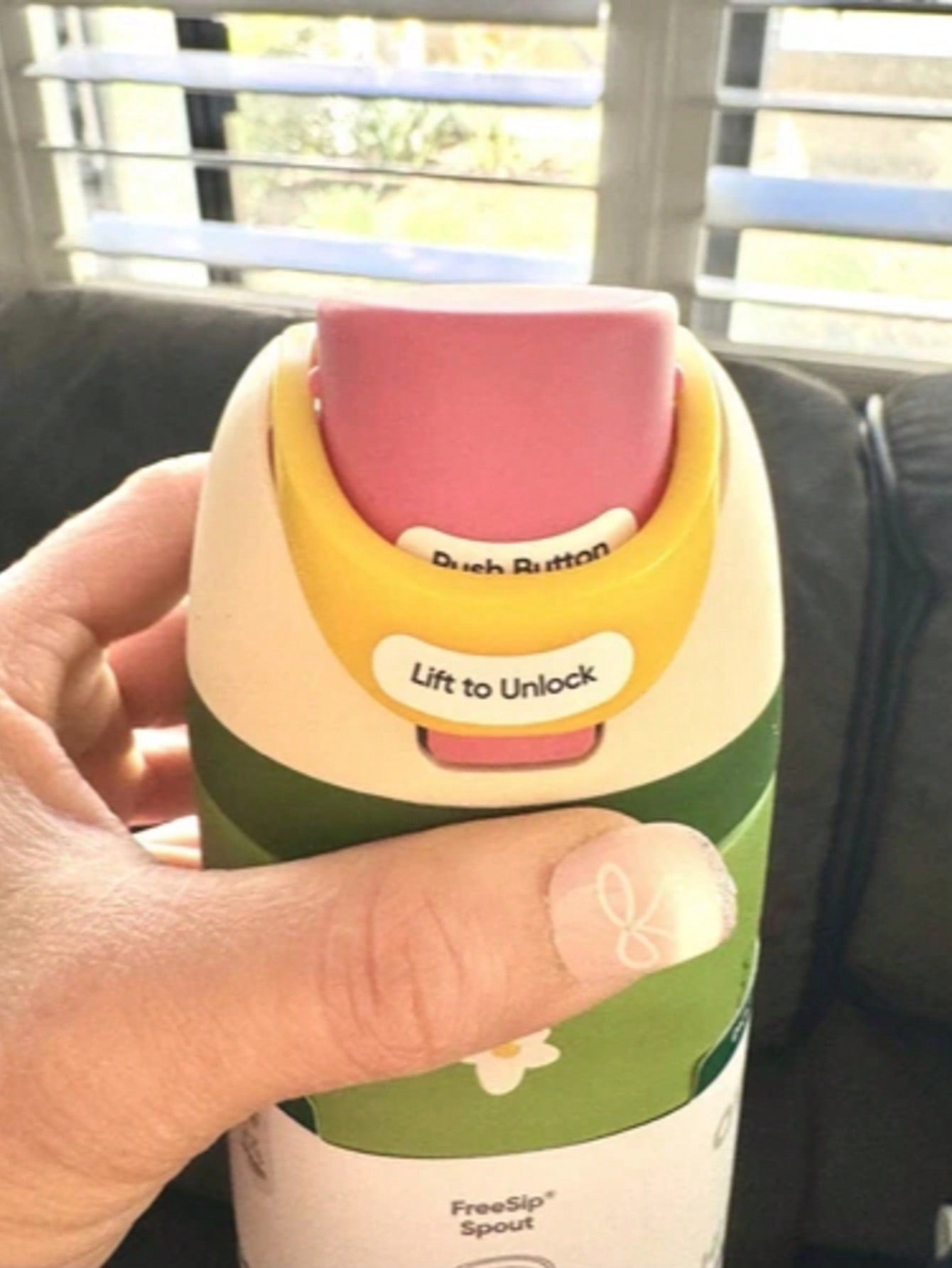 Owala Insulated Sports Water Bottle - Darling Daisy