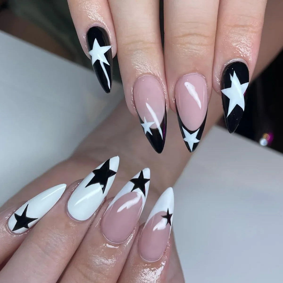 24Pcs Y2K Almond Press-On Nails
